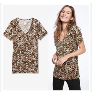 Vs pink shirt 🖤 🐆